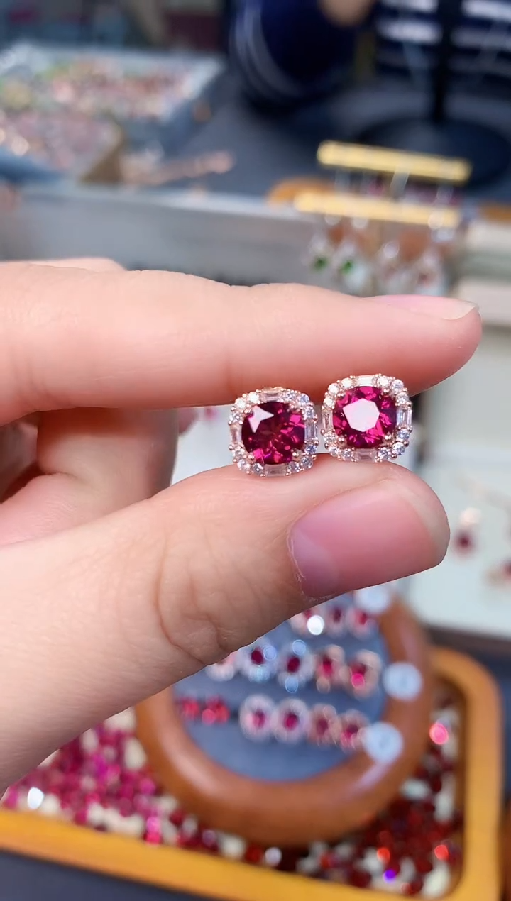 【闪购商品】石榴石耳钉银S925镶嵌天然