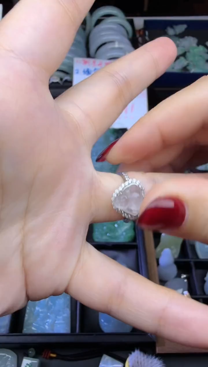 【闪购商品】翡翠颈饰未镶嵌佛公