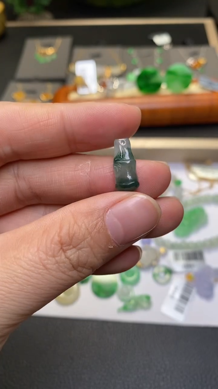 颈饰未镶嵌翡翠净货33358