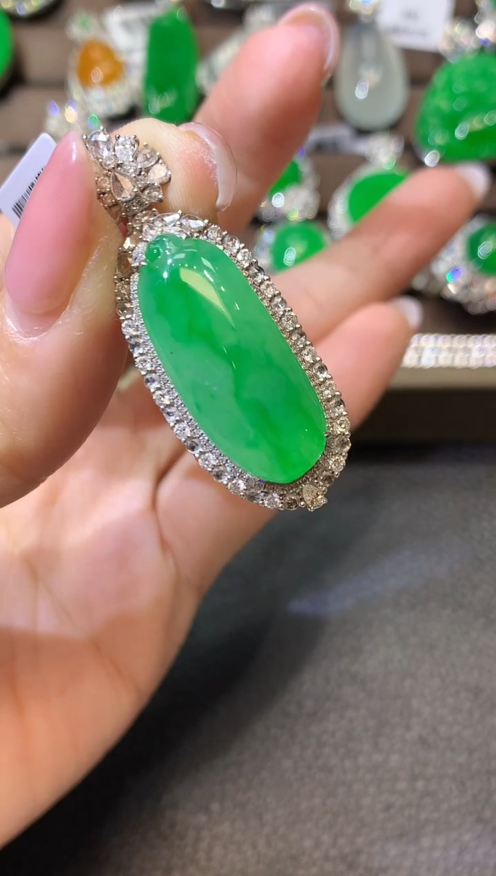 【闪购商品】翡翠吊坠(不含链)18K金镶嵌D33