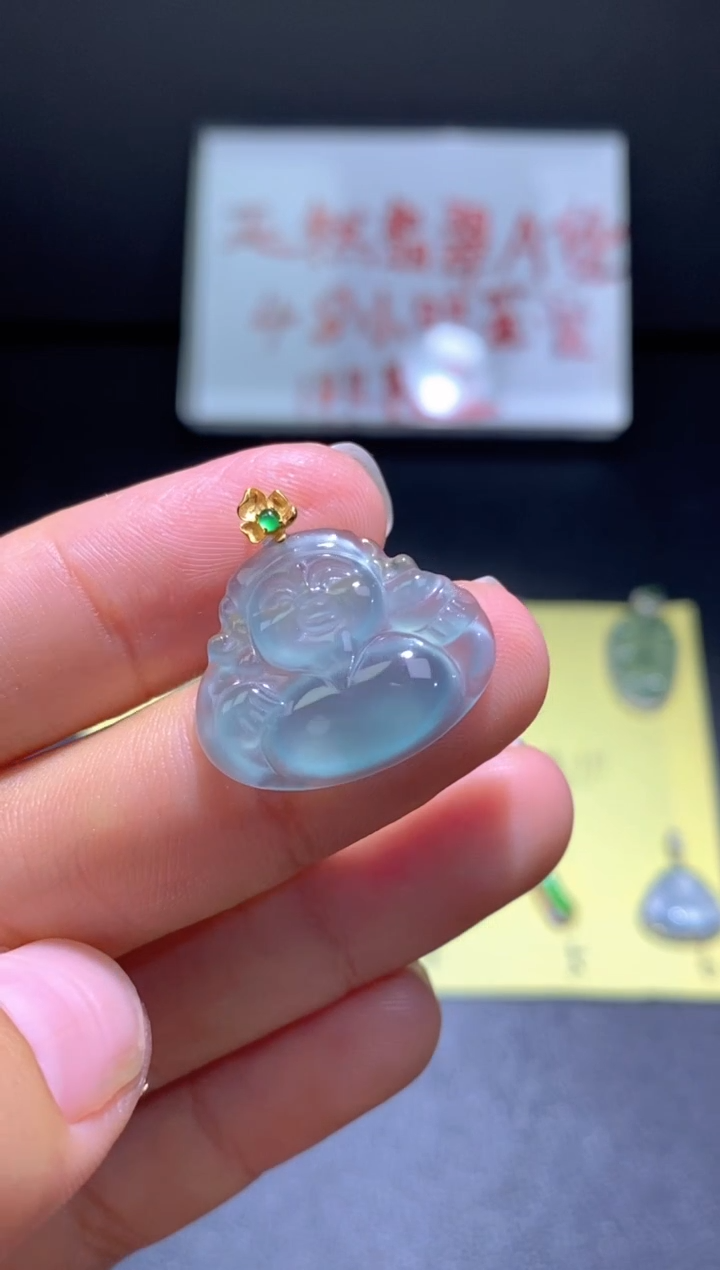 翡翠18K金镶嵌颈饰翡翠吊坠