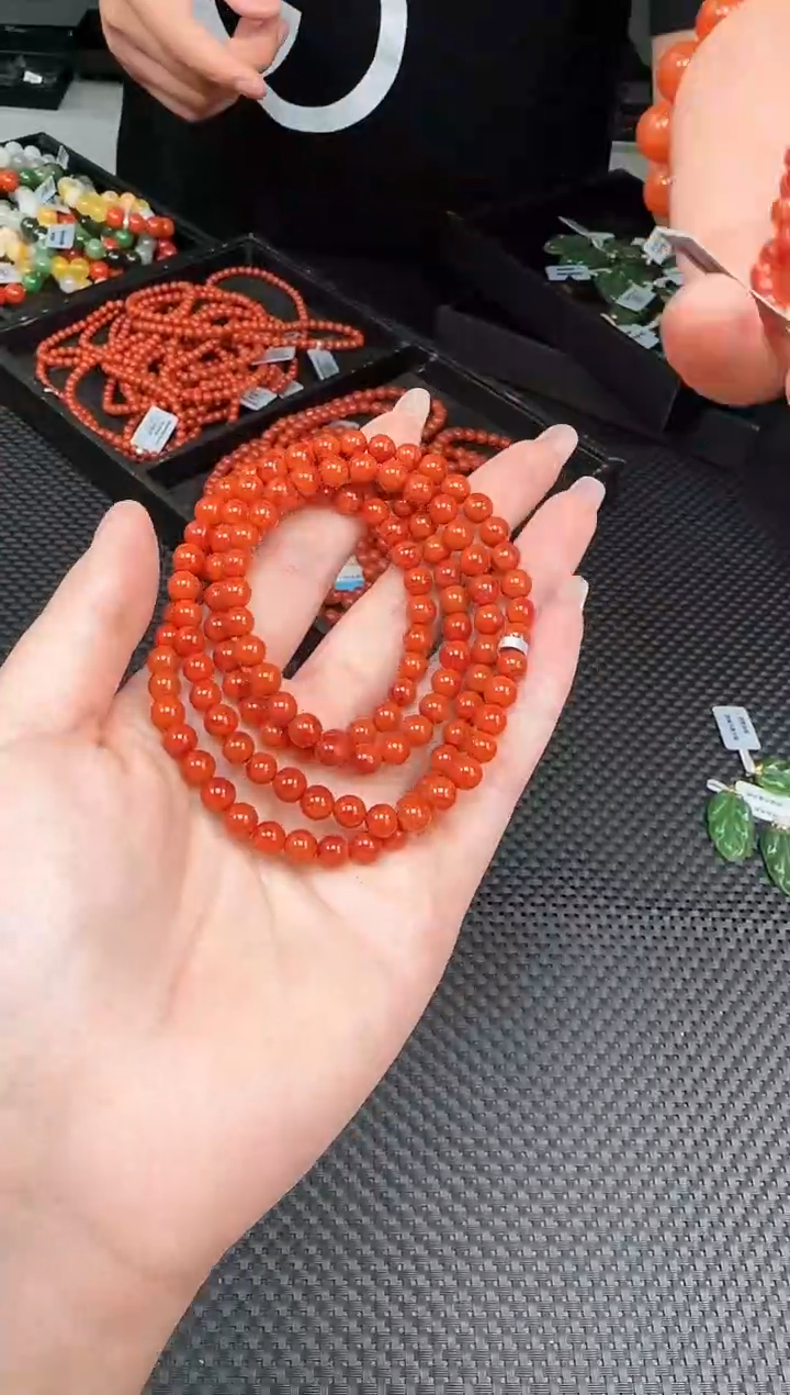 项链未镶嵌南红玛瑙一条，约5mm，多样性发一件