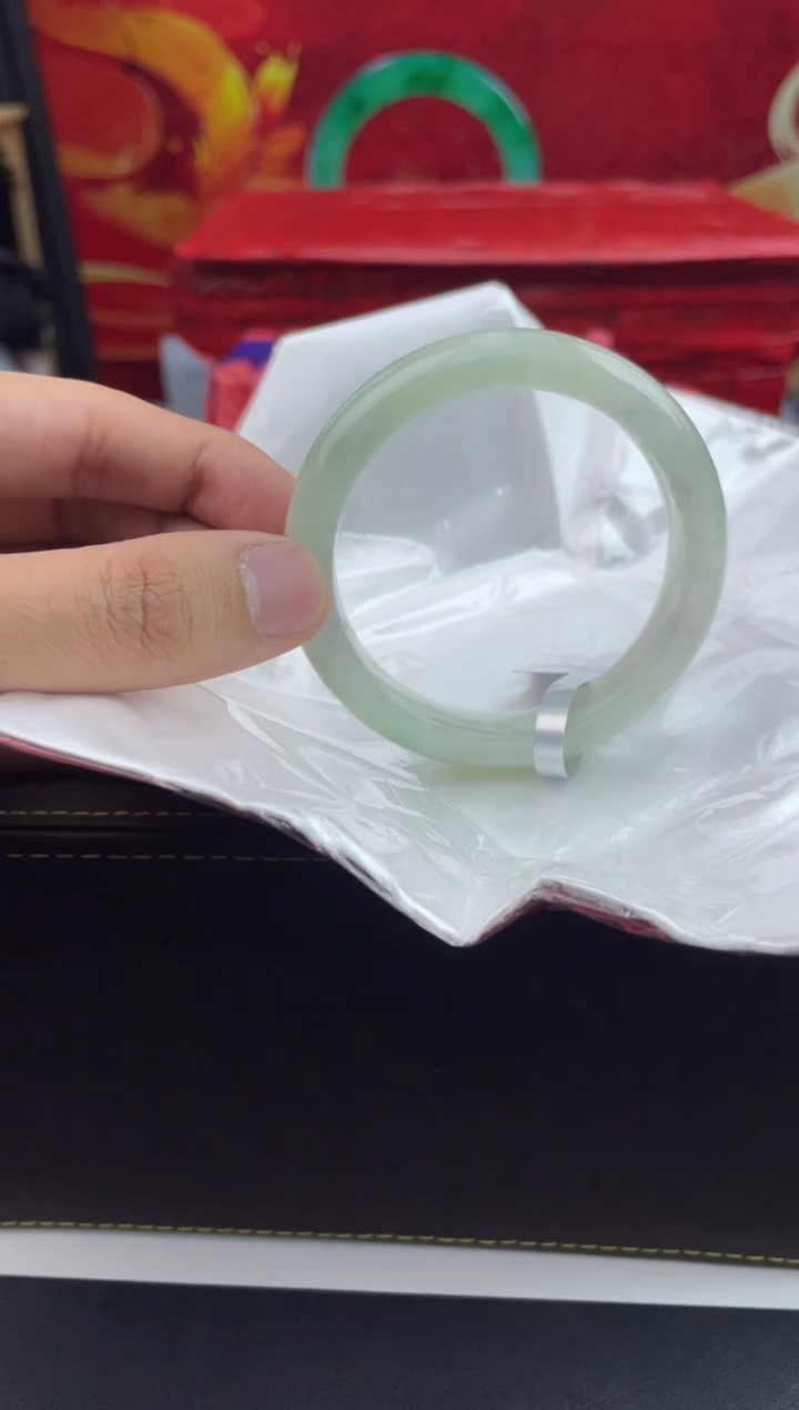 【闪购商品】翡翠手镯未镶嵌3翡翠手镯（微瑕）