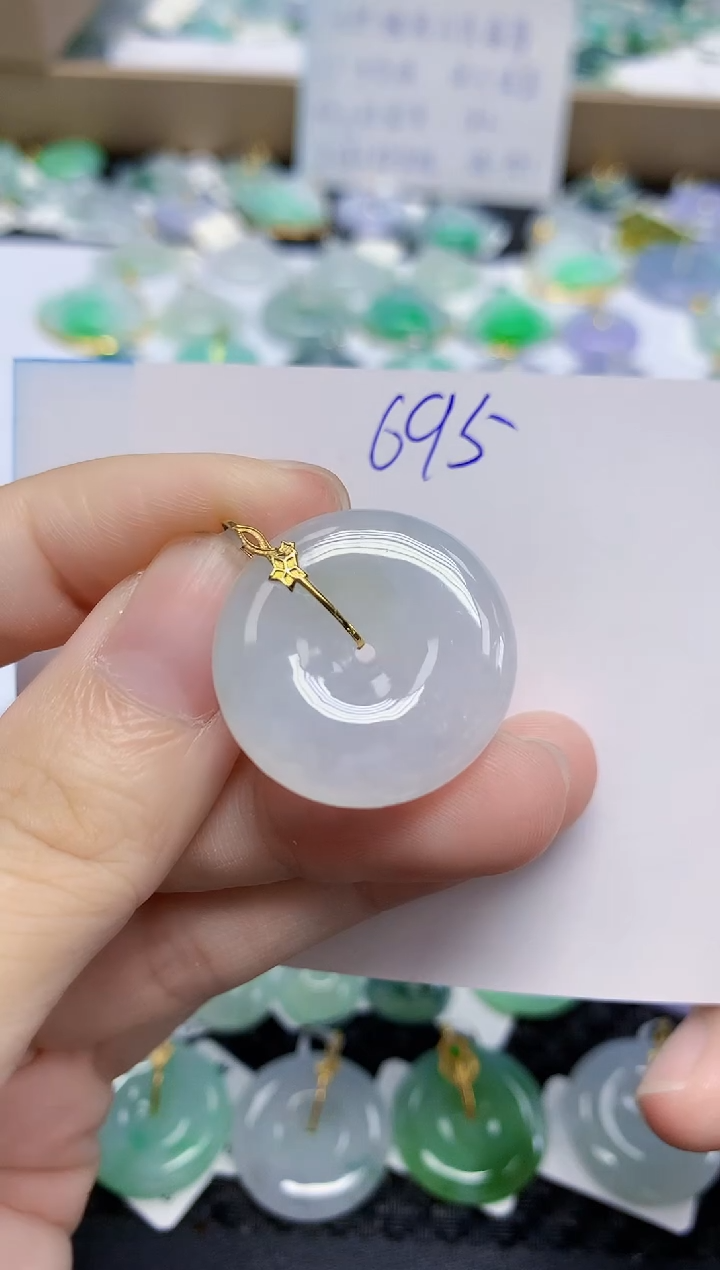 颈饰18K金镶嵌翡翠天然缅甸翡翠A货翡翠百元以上9元证书费自理