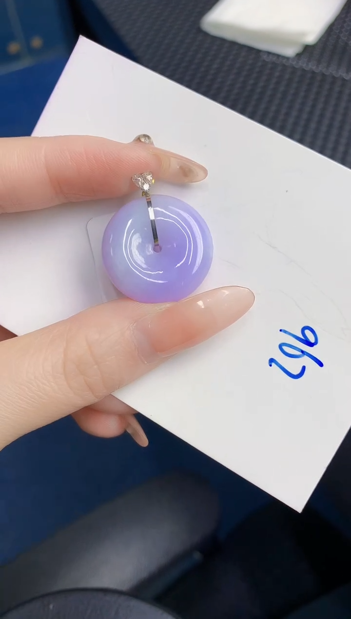 颈饰18K金镶嵌翡翠缅甸天然翡翠A货