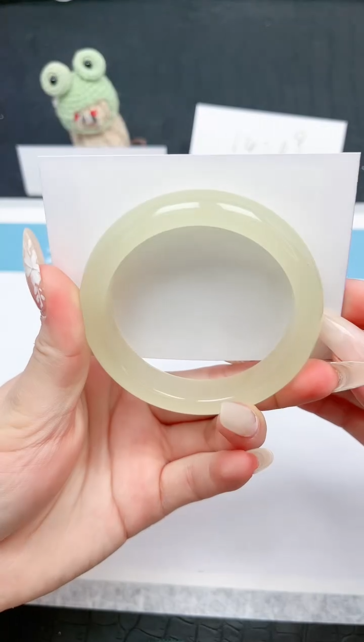 【闪购商品】石英质玉手镯未镶嵌Q3-55.8