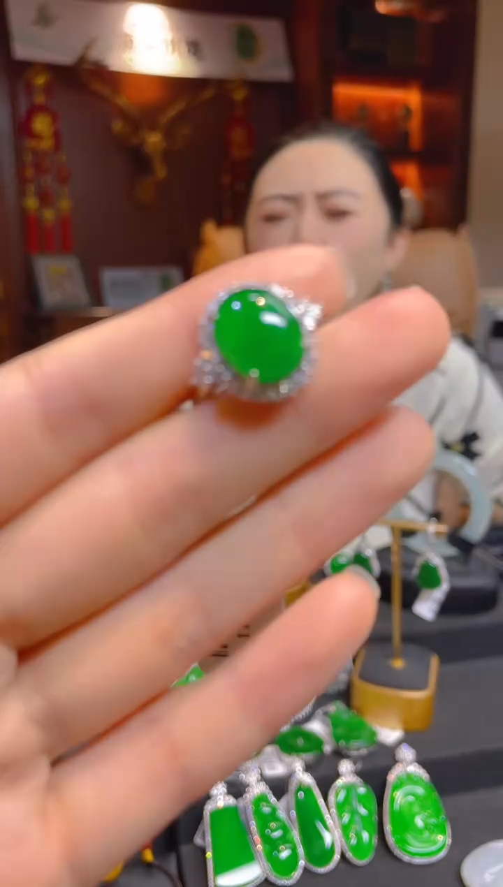 【闪购商品】翡翠戒指银S925镶嵌118490天然A货翡翠戒指