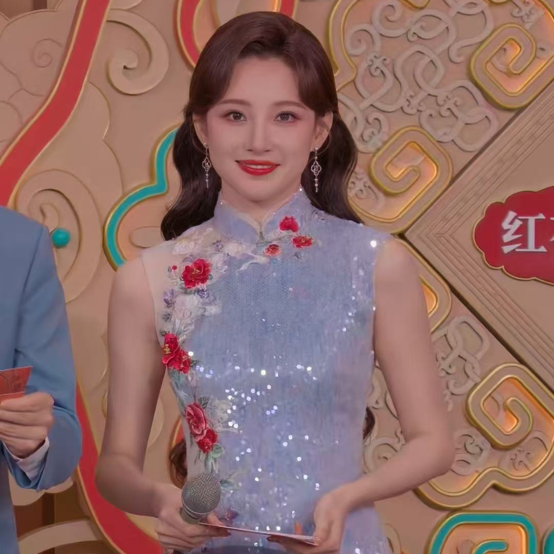 19【马凡舒】茧迹原创中式亮片刺绣旗袍「椿萱」