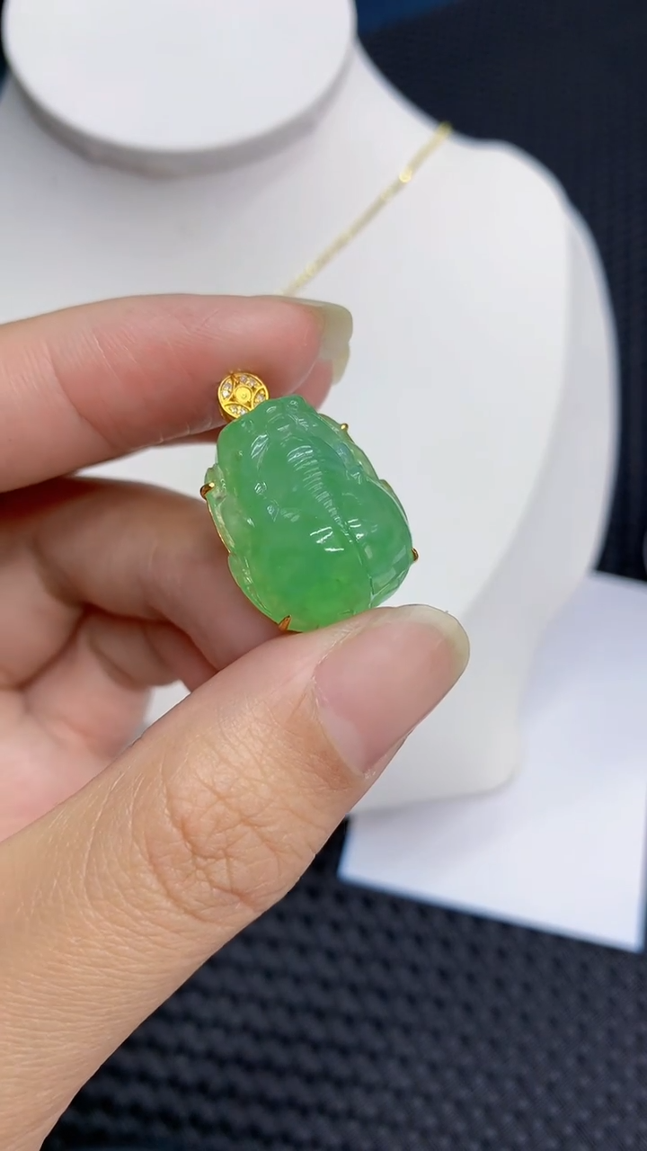 【闪购商品】翡翠颈饰18K金镶嵌            8