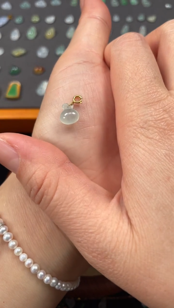 吊坠(不含链)18K金镶嵌翡翠一个JK283