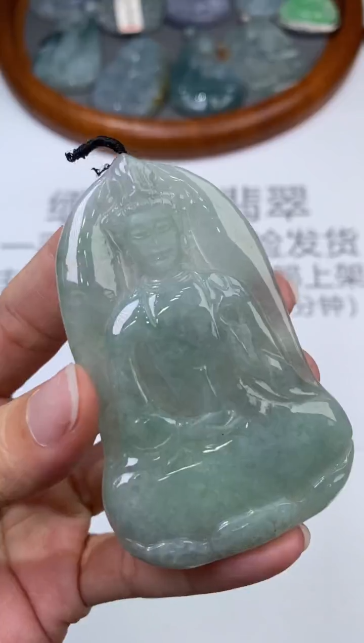 未镶嵌挂件翡翠304225      多人