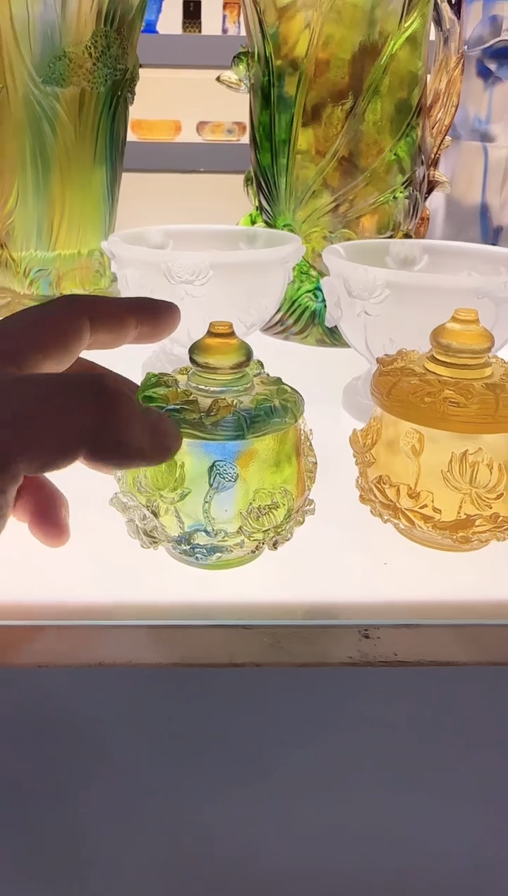 手工艺品琉璃绿色荷花贡水杯