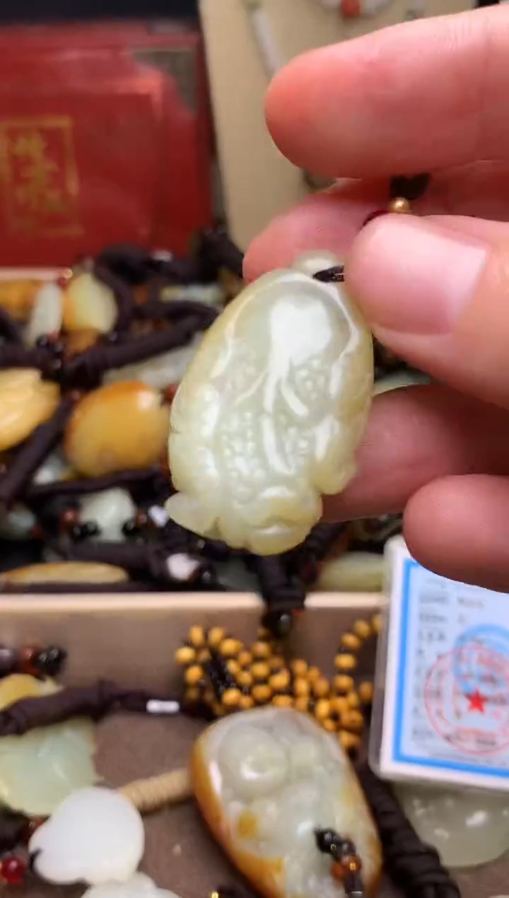 颈饰未镶嵌和田玉新疆料青海料清水和田玉吊坠