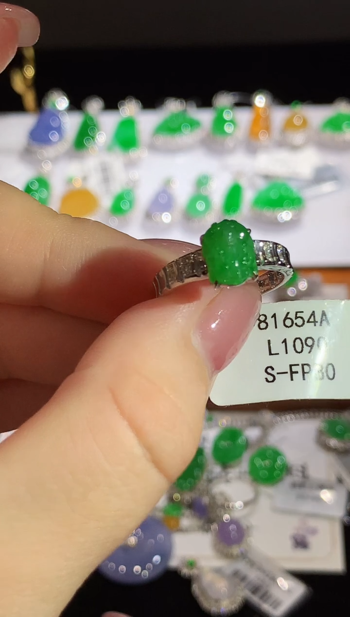 翡翠戒指18K金镶嵌L1090多样性发其一