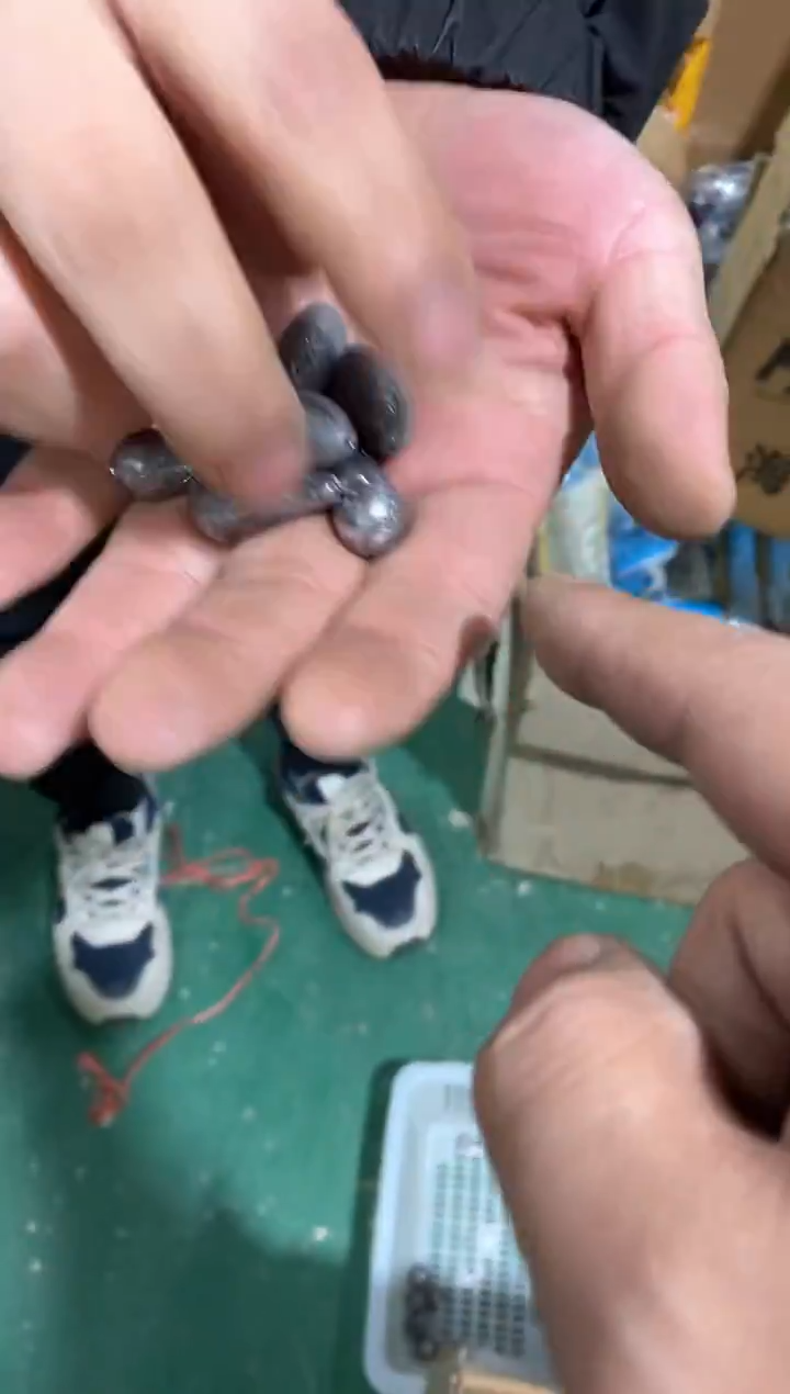 铅坠6个 一样三个  