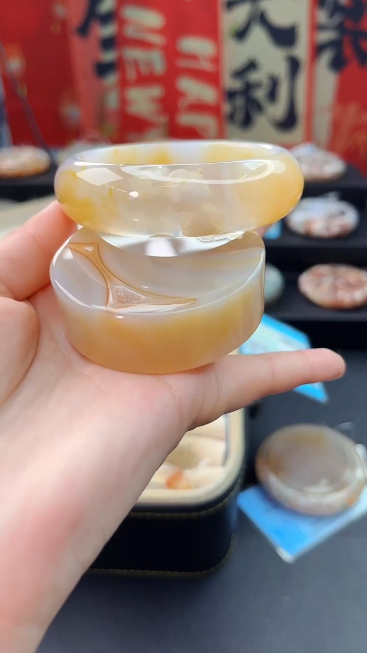 【闪购商品】石英质玉手镯未镶嵌赠送镯心（圈口56