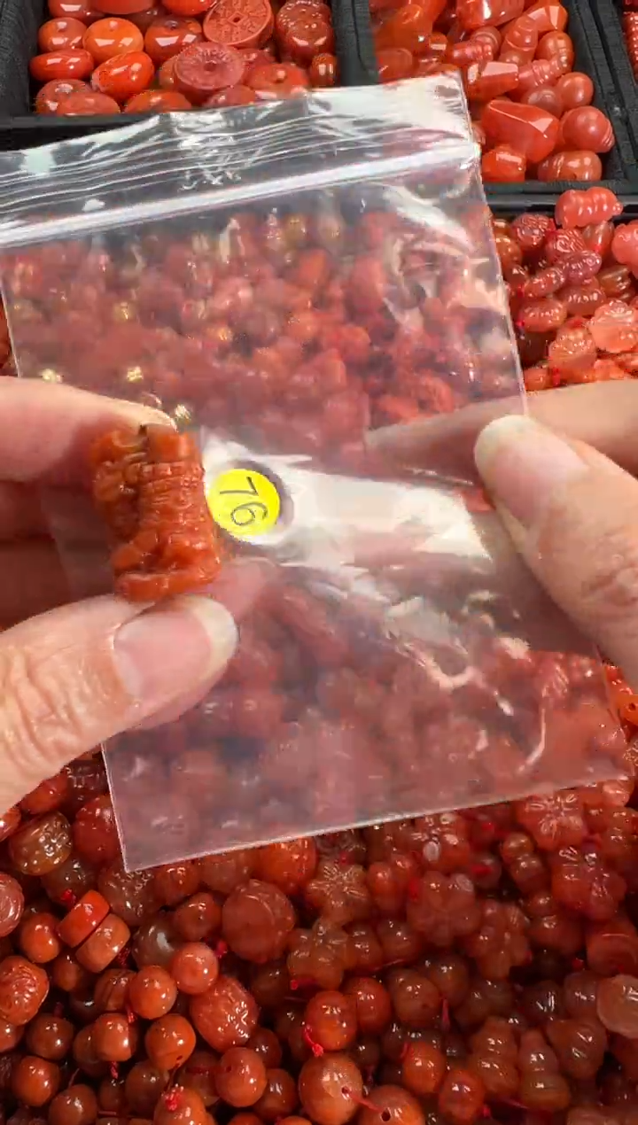 【闪购商品】南红玛瑙颈饰未镶嵌1