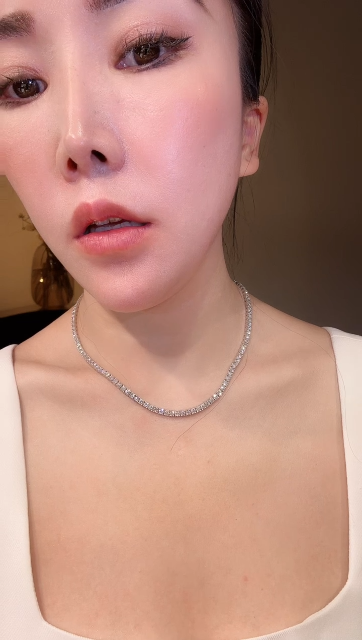 项链18K金镶嵌钻石15克拉钻石项链