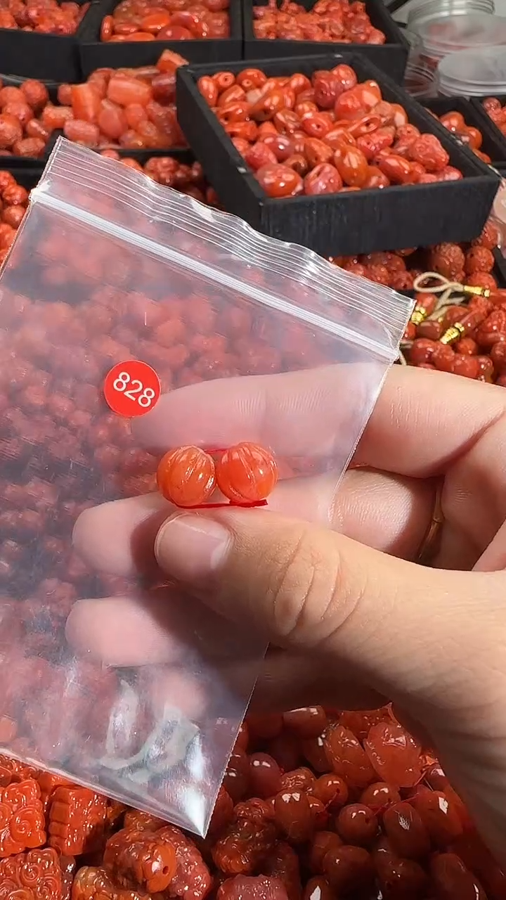 颈饰未镶嵌南红玛瑙1