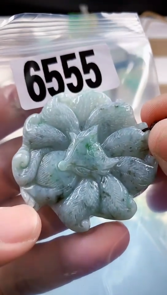 【闪购商品】翡翠挂件未镶嵌天然翡翠吊坠挂件