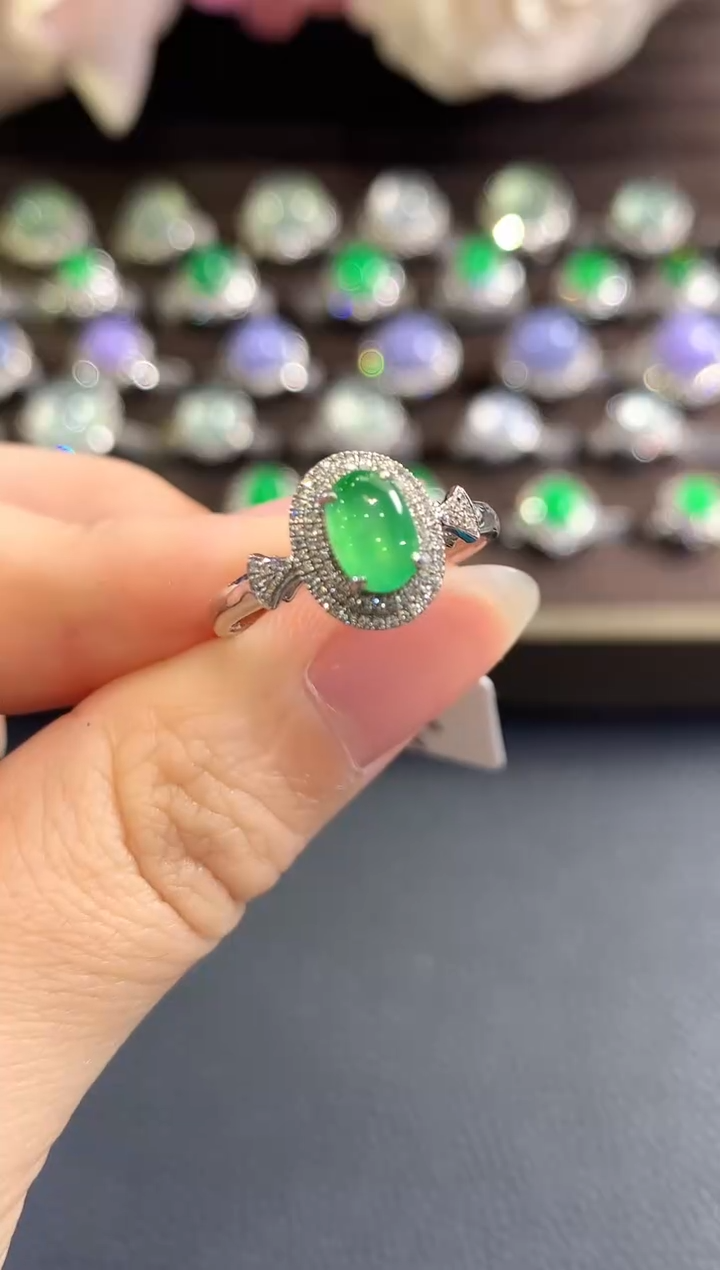 18K金镶嵌戒指翡翠b10 