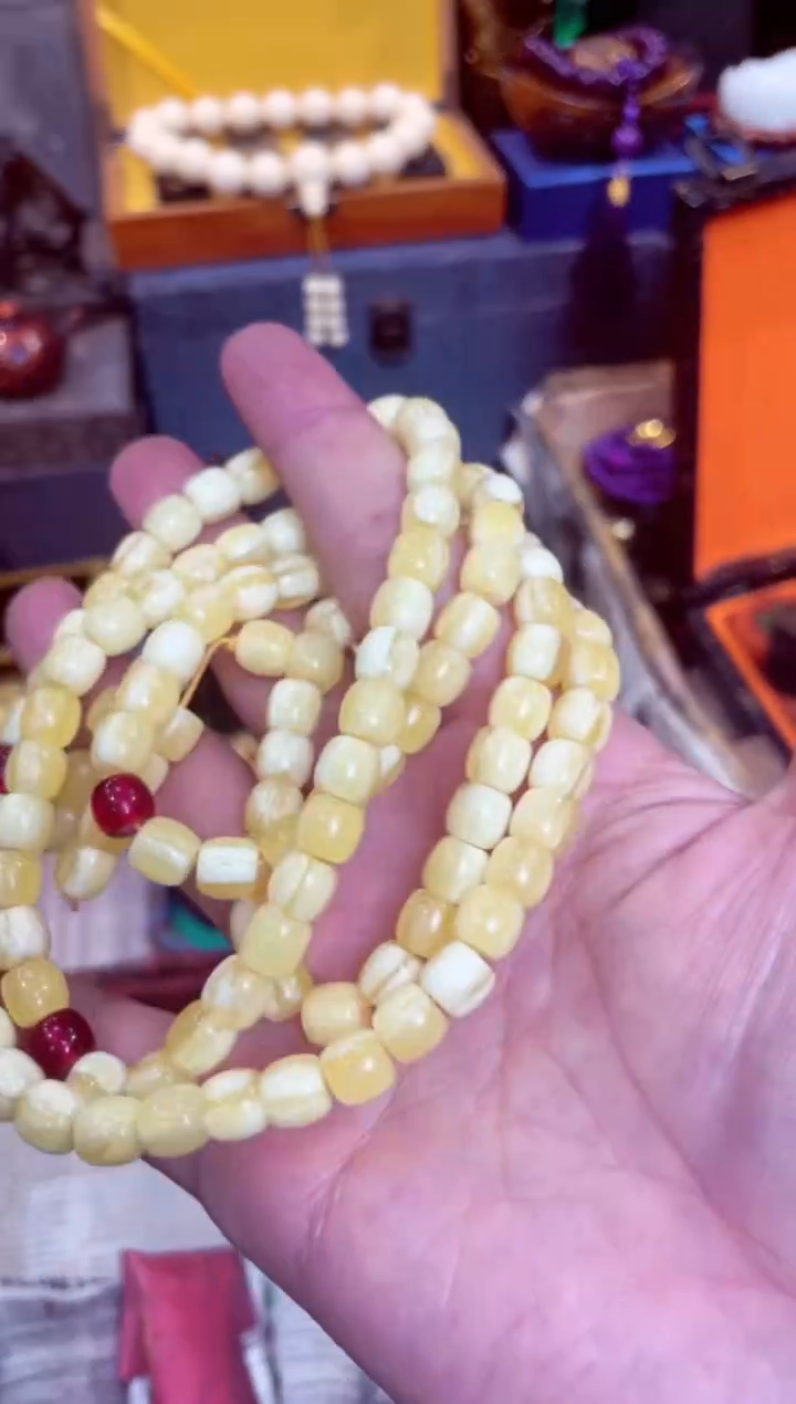 【闪购商品】蜜蜡手串未镶嵌