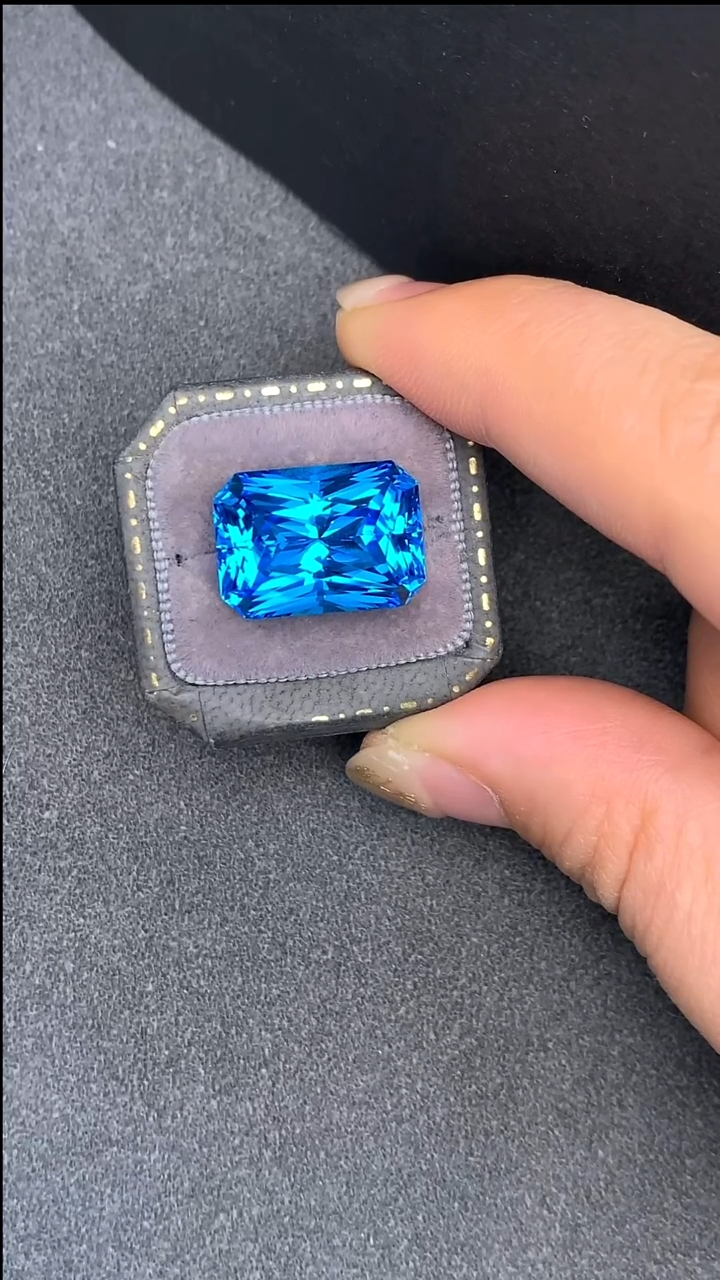 【闪购商品】托帕石裸石未镶嵌18.63克拉