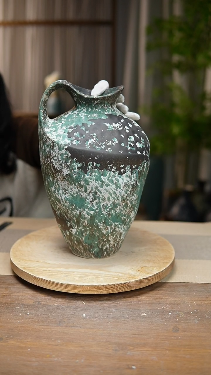 【闪购商品】陶瓷  花器涂鸦绿奶壶