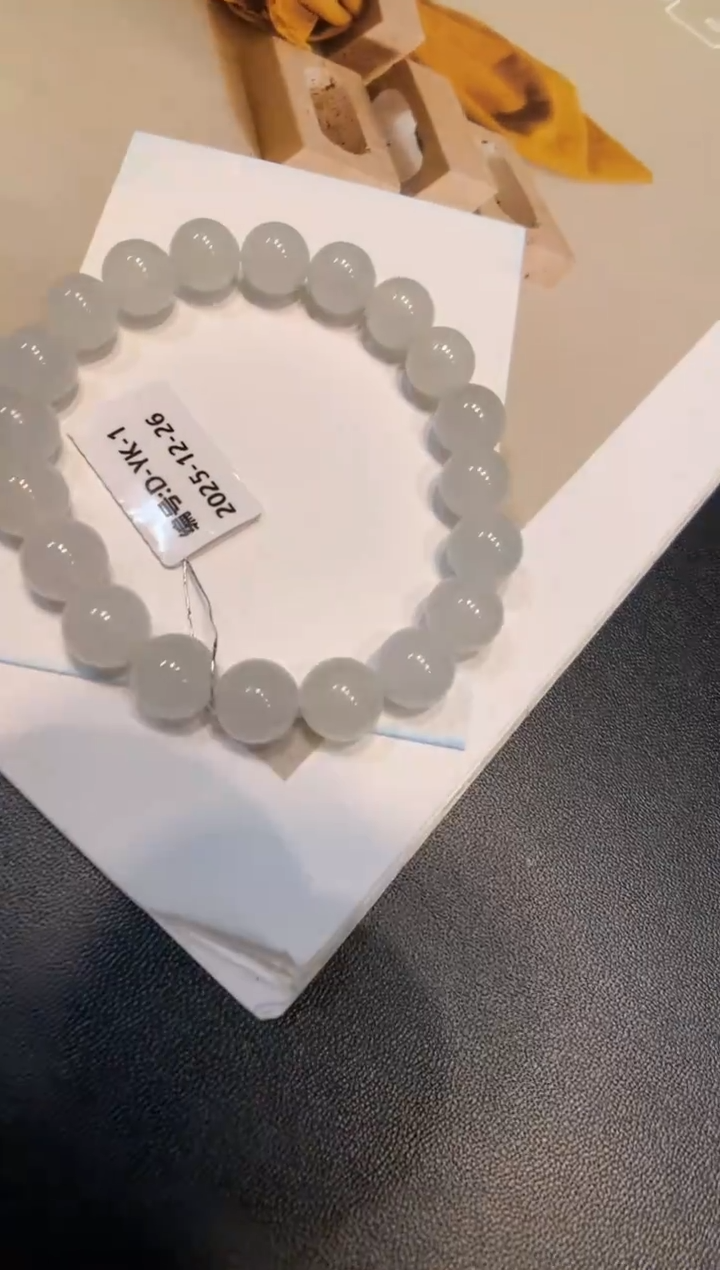 颈饰未镶嵌翡翠手串