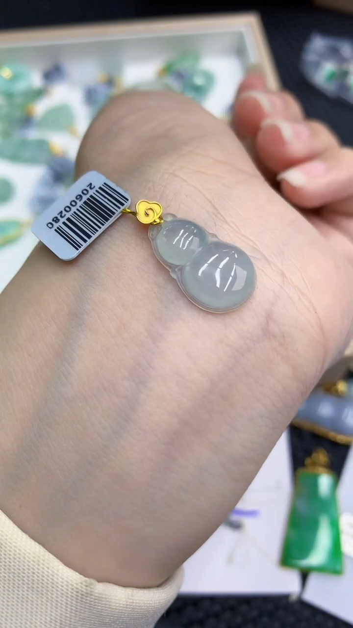 【闪购商品】翡翠颈饰18K金镶嵌            8