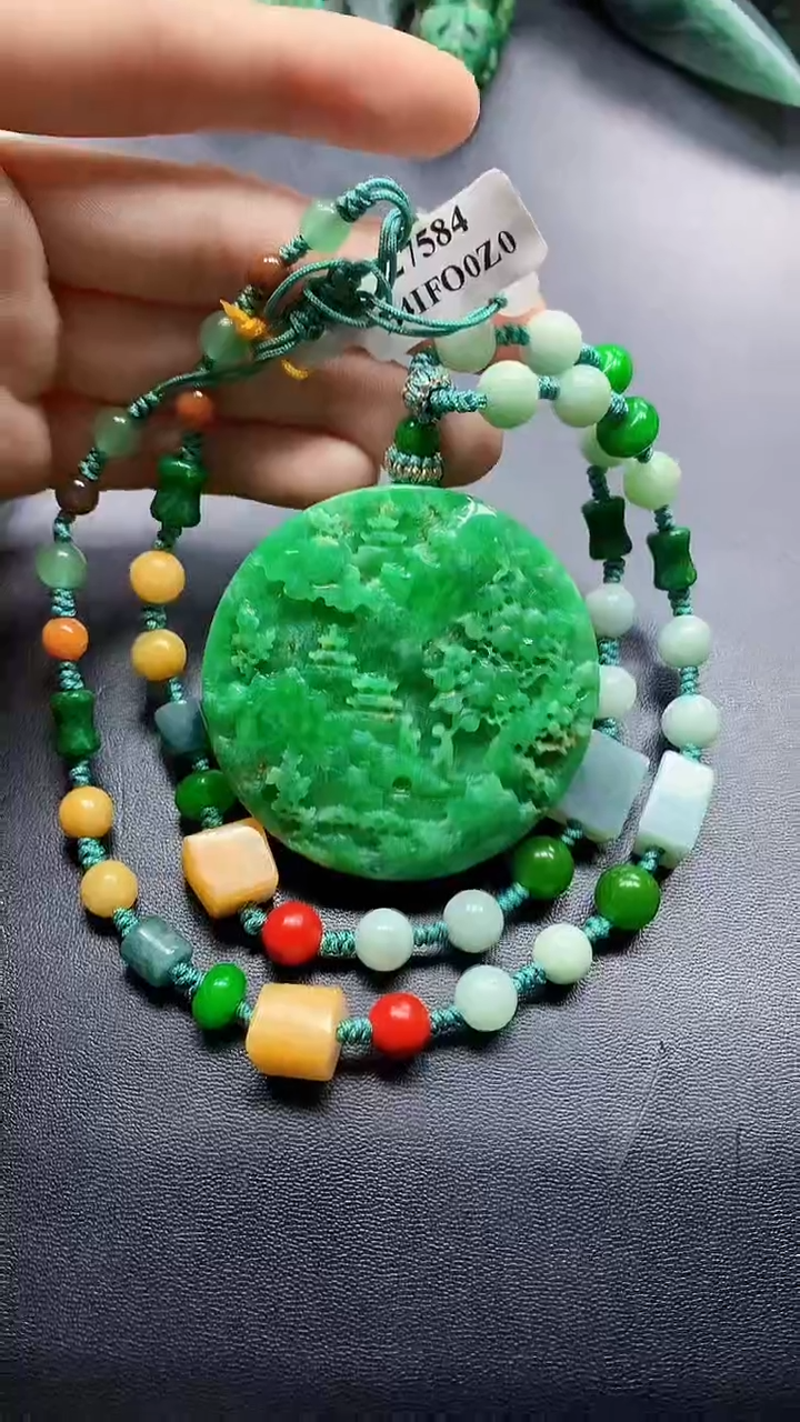 颈饰未镶嵌翡翠佛**忠天然缅甸a货翡翠