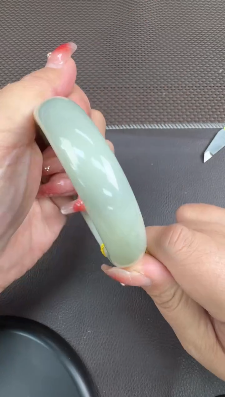 【闪购商品】和田玉手镯未镶嵌59