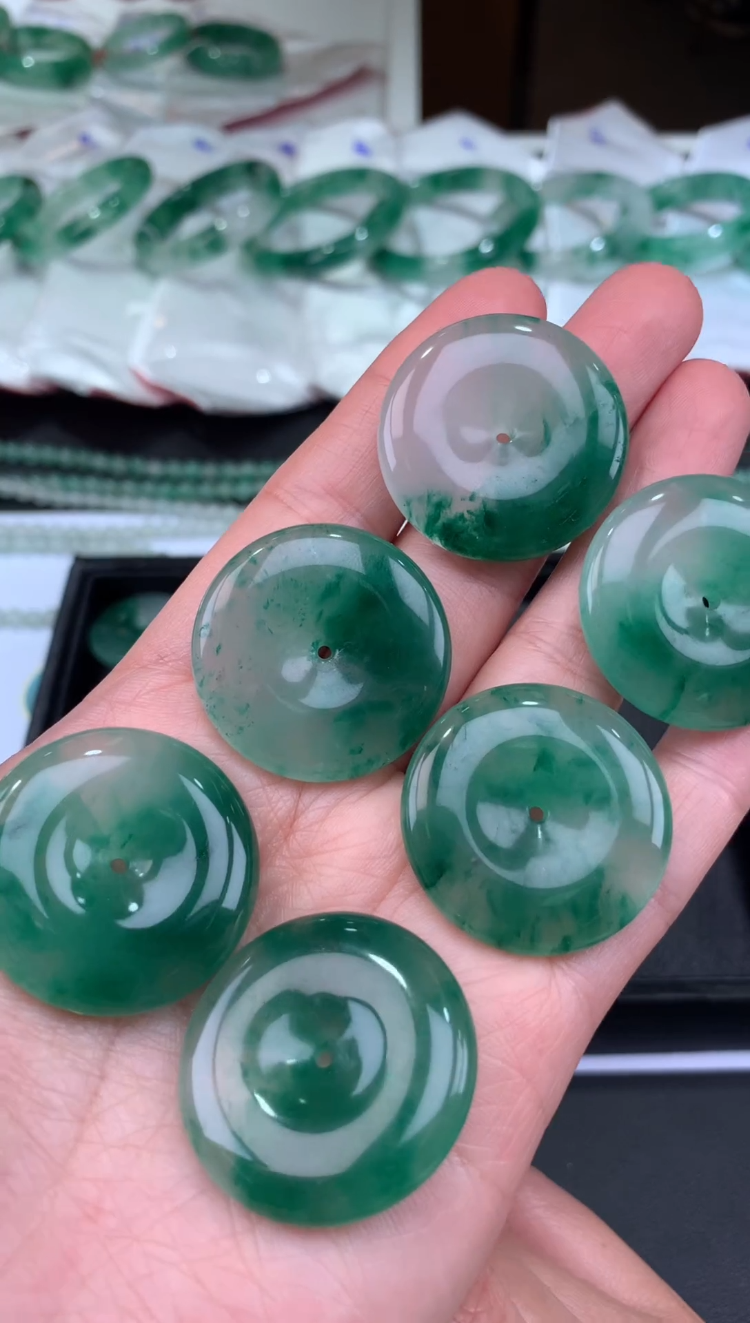 【闪购商品】石英质玉吊坠(不含链)未镶嵌天然玉石非洲翠（多样发一）