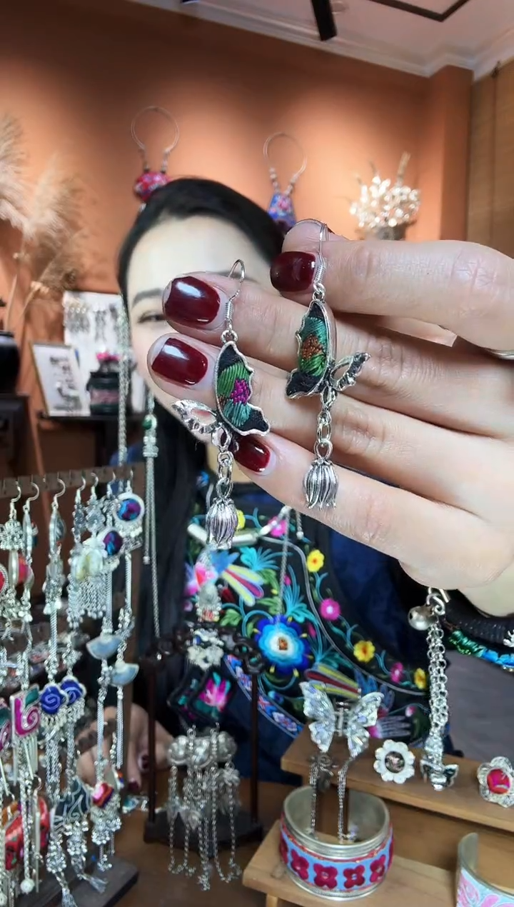 【闪购商品】刺绣纯手工民族风耳环