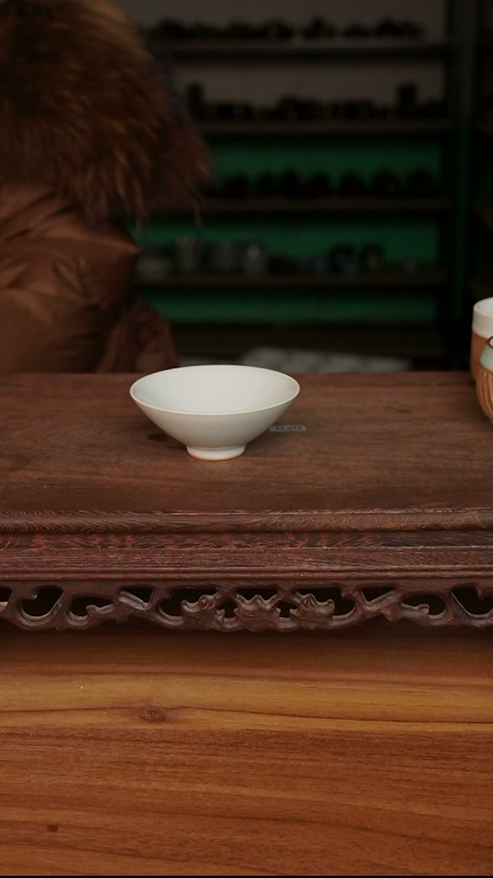 杯月白鸡心斗笠杯微微不完美