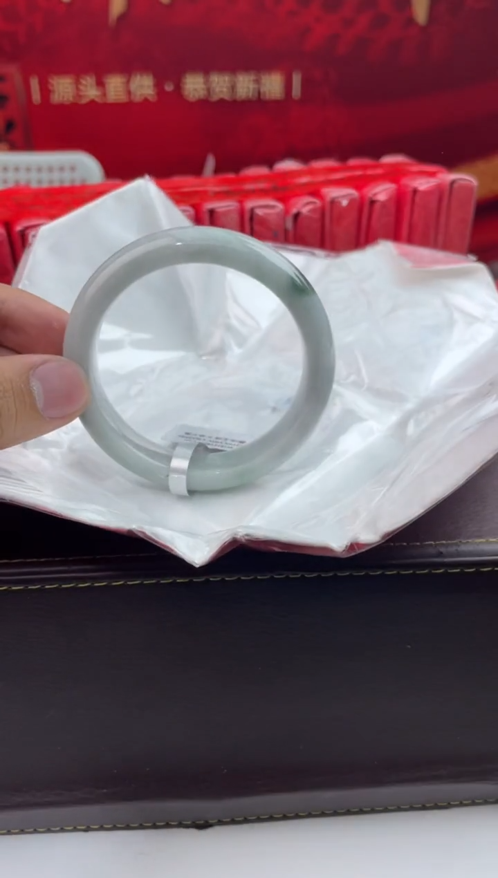 【闪购商品】翡翠手镯未镶嵌2翡翠手镯（微瑕）