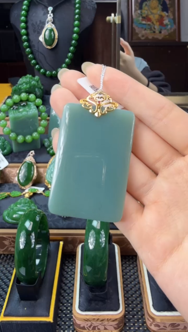 【闪购商品】和田玉（碧玉）吊坠(不含链)18K金镶嵌