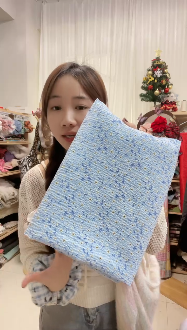 棉新款，今天卖完 蓝色碎花盐缩棉布1米 做发圈超仙~ 