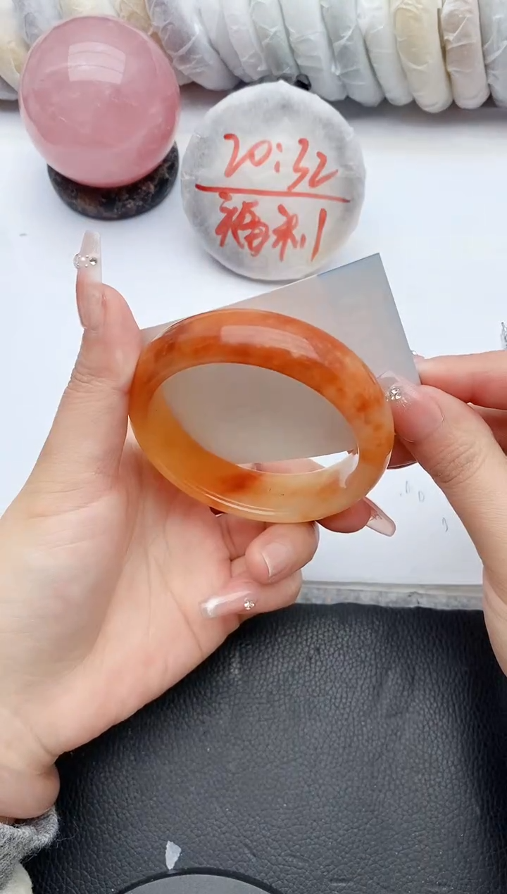 【闪购商品】石英质玉手镯未镶嵌46+57.5