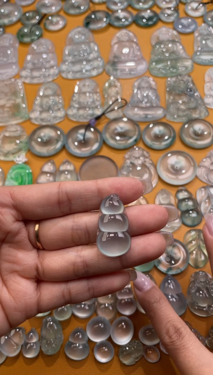 【闪购商品】翡翠吊坠(不含链)未镶嵌豆子 3 16.6 5.8