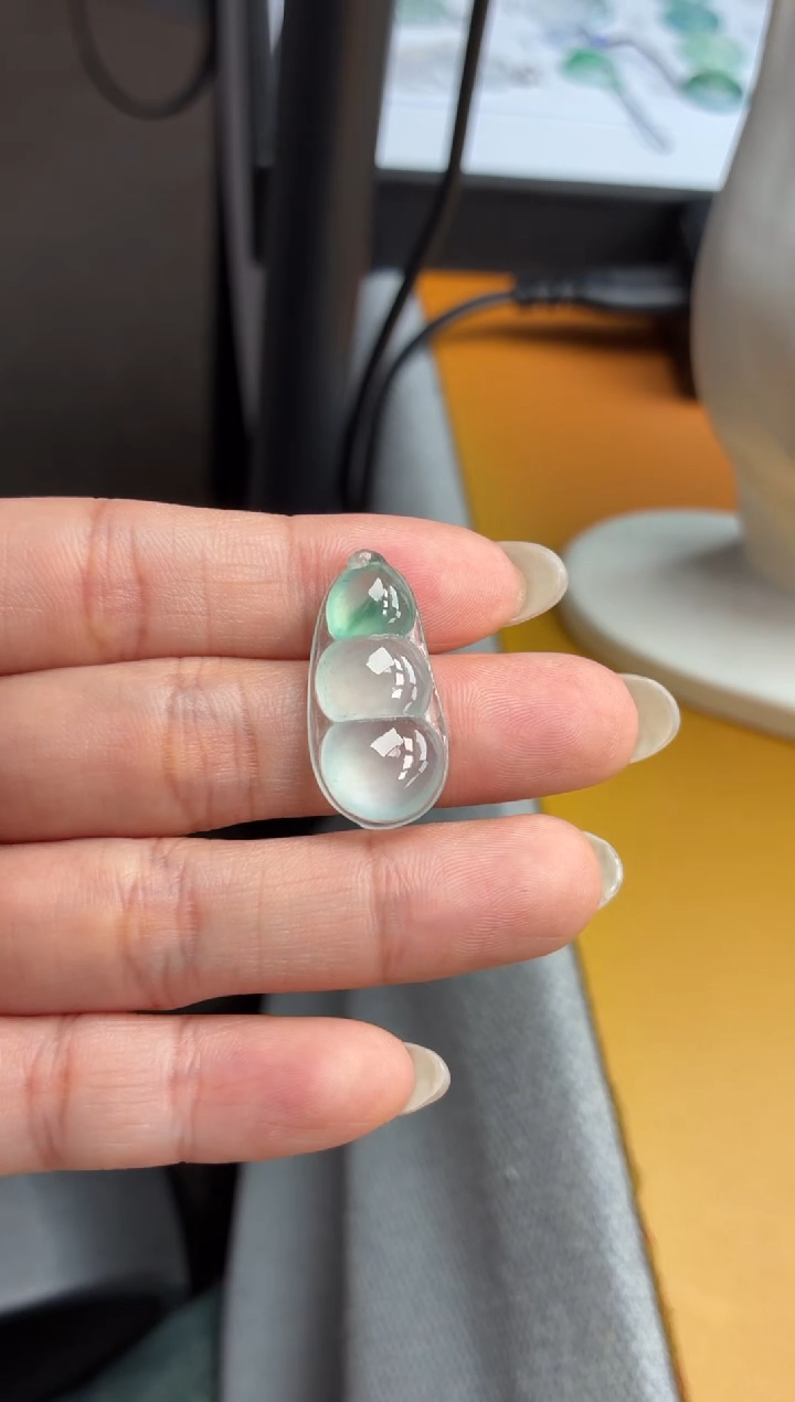 吊坠(不含链)未镶嵌翡翠19 豆子 27.2 13 5.1