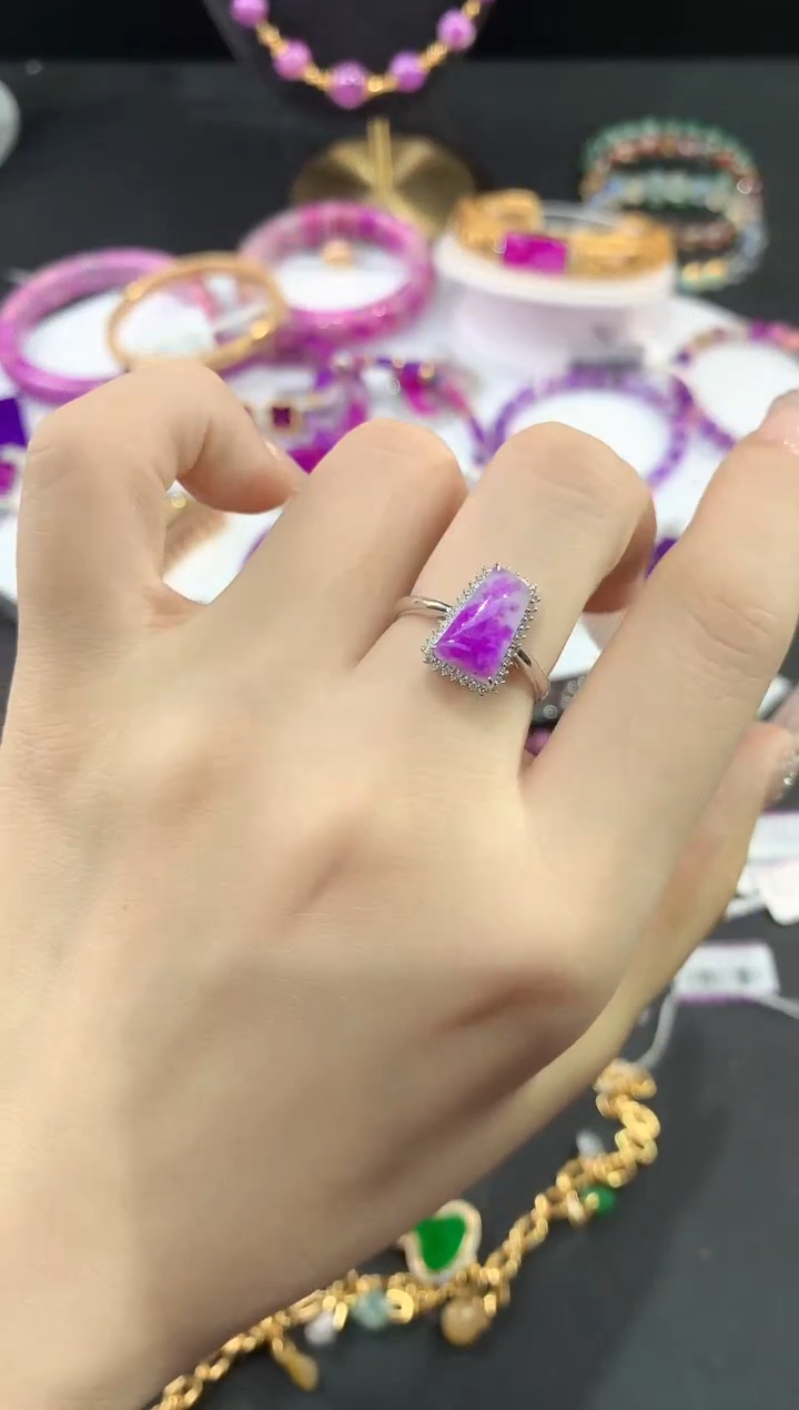 苏纪石（舒俱来）18K金镶嵌.戒指