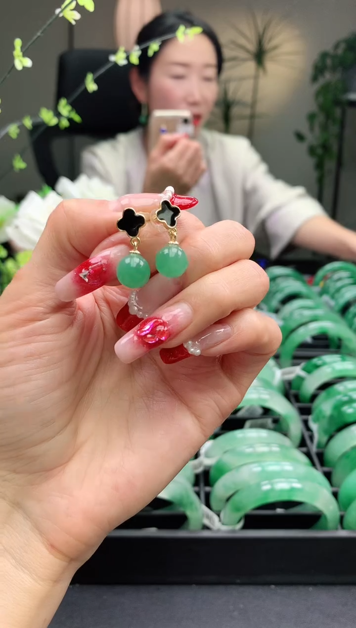 【闪购商品】石英质玉耳坠合金耳坠