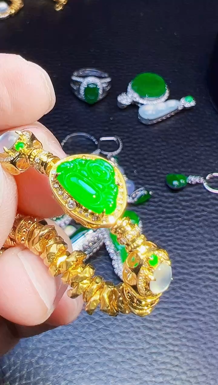 足金镶嵌手链翡翠阿**斯翡翠