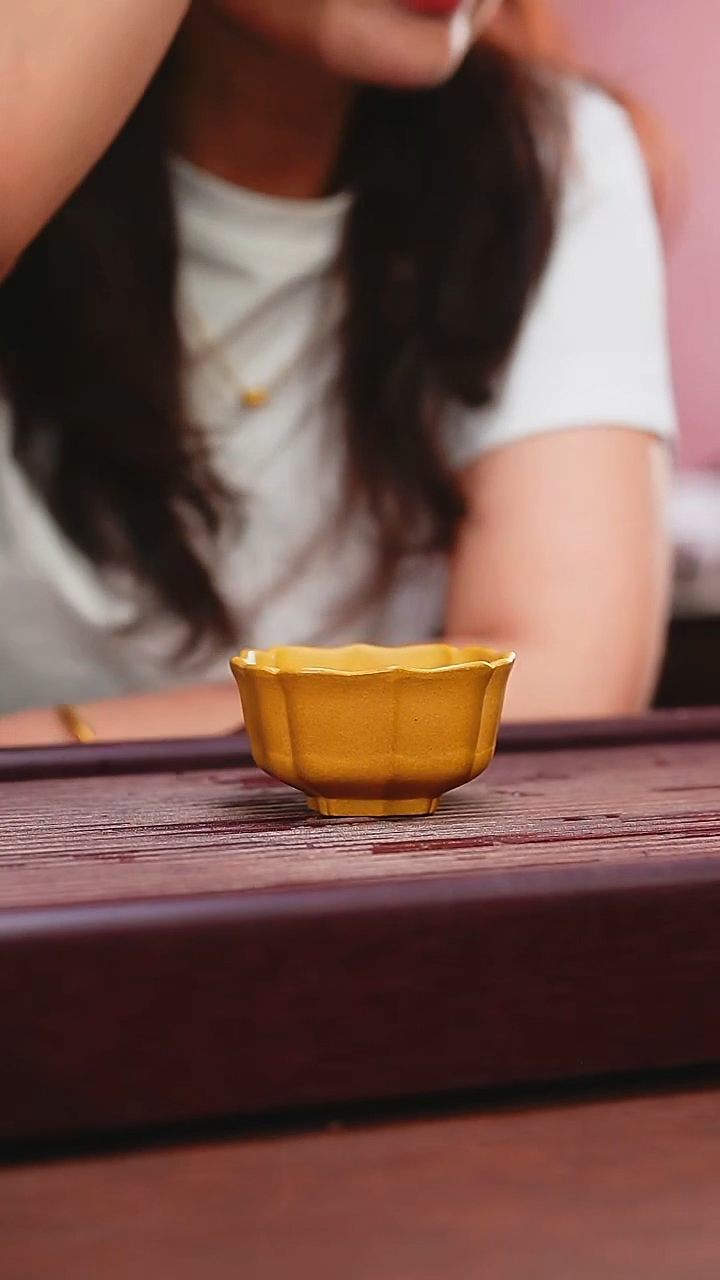 宜兴原矿紫砂   黄段四方