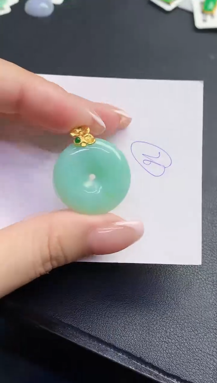 翡翠未镶嵌颈饰缅甸天然翡翠A货