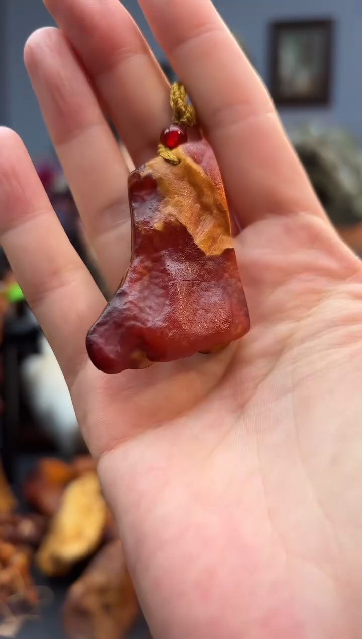 琥珀颈饰未镶嵌吊坠