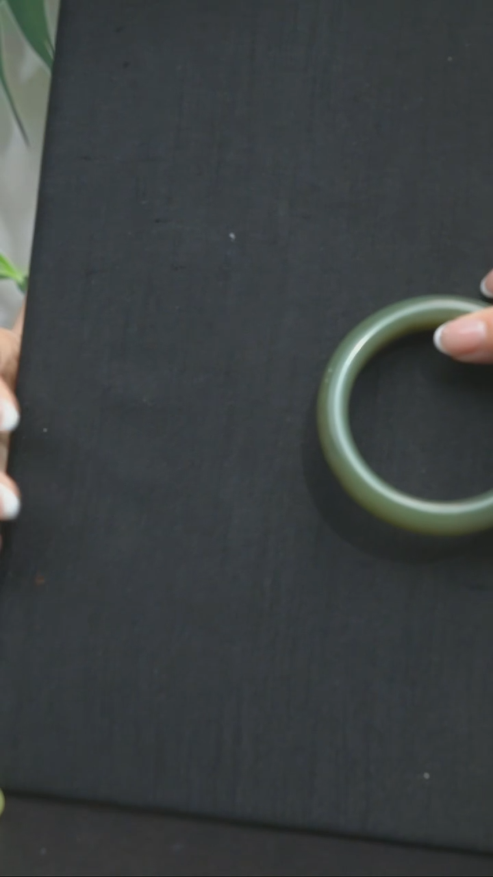 和田玉手镯未镶嵌相***后和田玉 手镯 未镶嵌 相*后