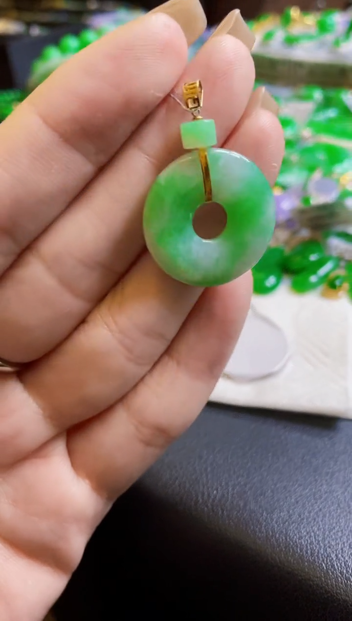 【闪购商品】定制翡翠18K金镶嵌甜甜圈