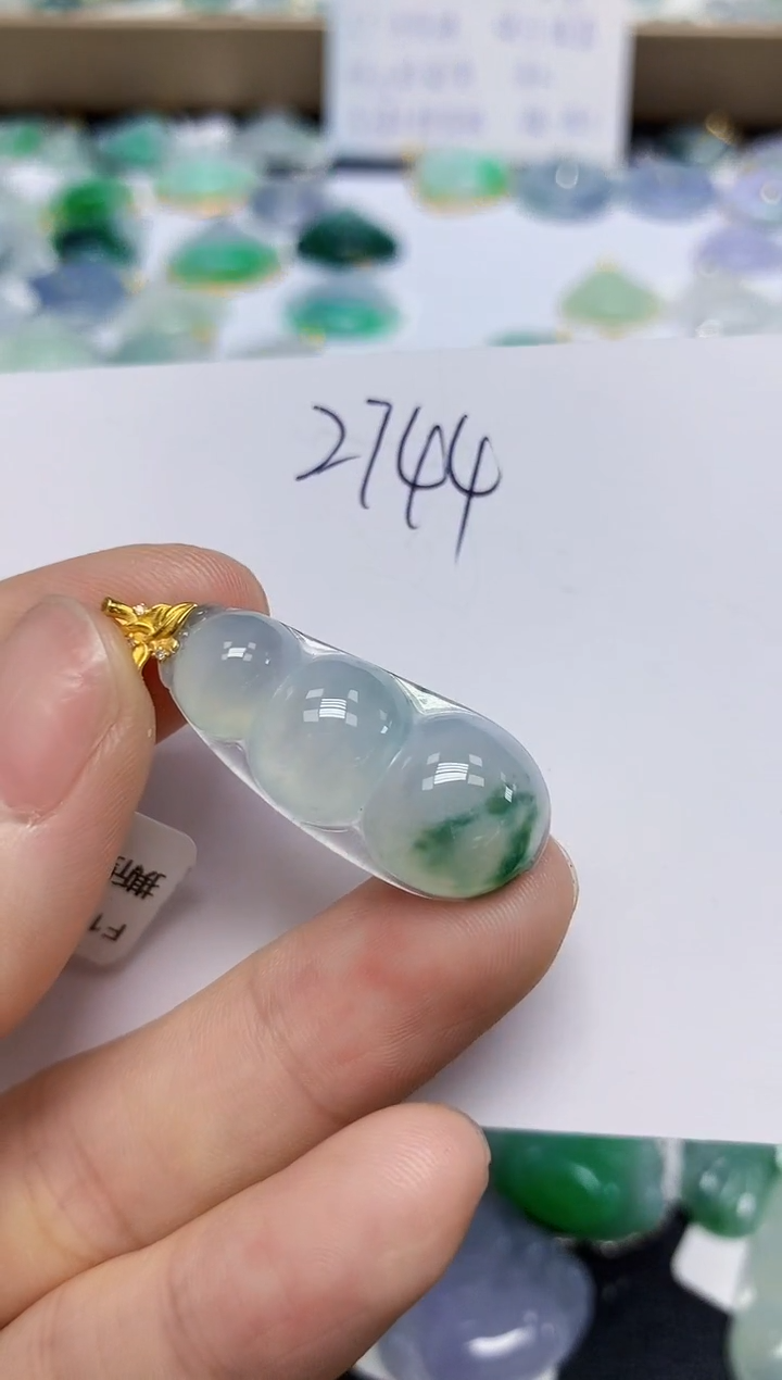 翡翠18K金镶嵌颈饰天然缅甸翡翠A货